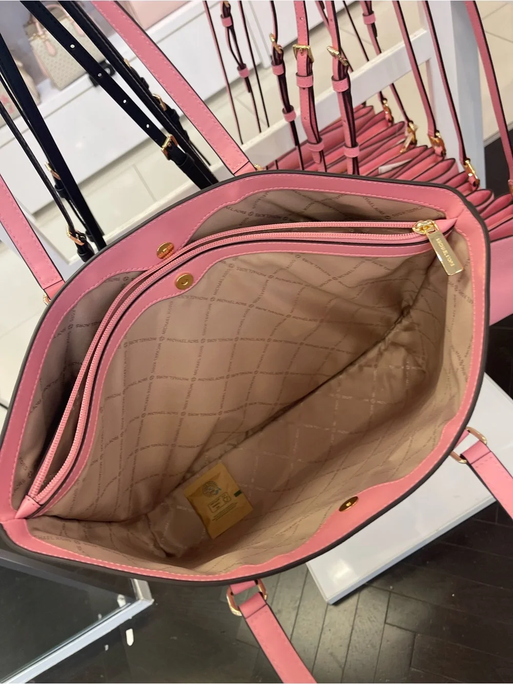 MICHAEL MICHAEL KORS SHEILA CARNATION LG TOTE bag & Double Zip Ombré Lg Wallet
